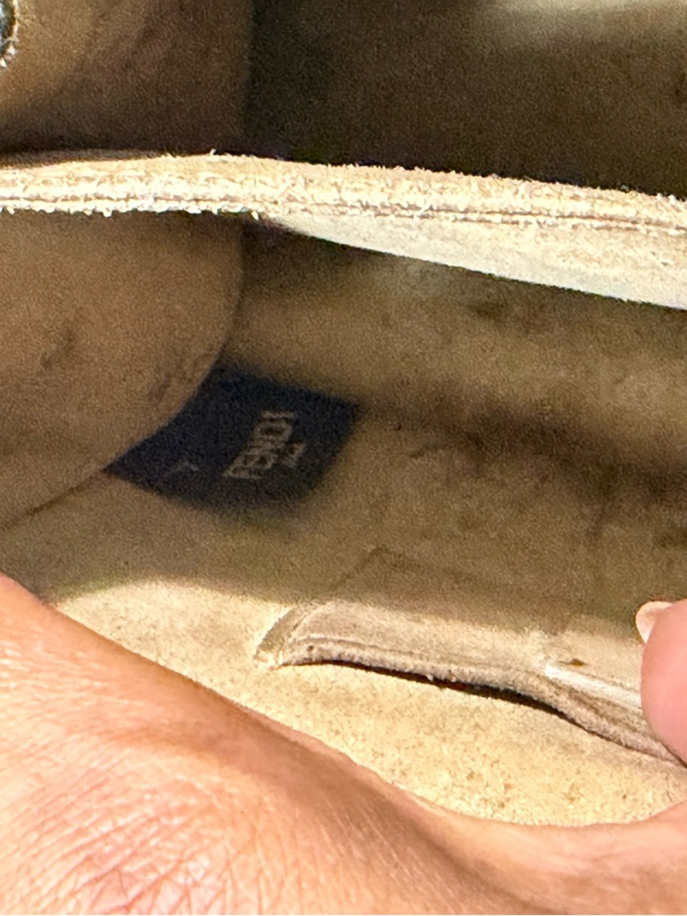 Fendi Small Nude Leather Shoulder Bag with Gold Logo - Picture 5 of 6